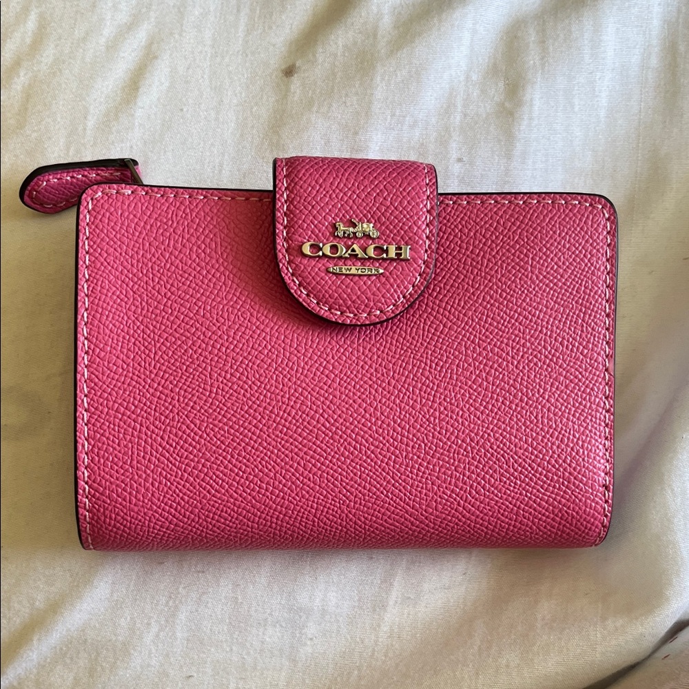 Coach Corner Zip Wallet